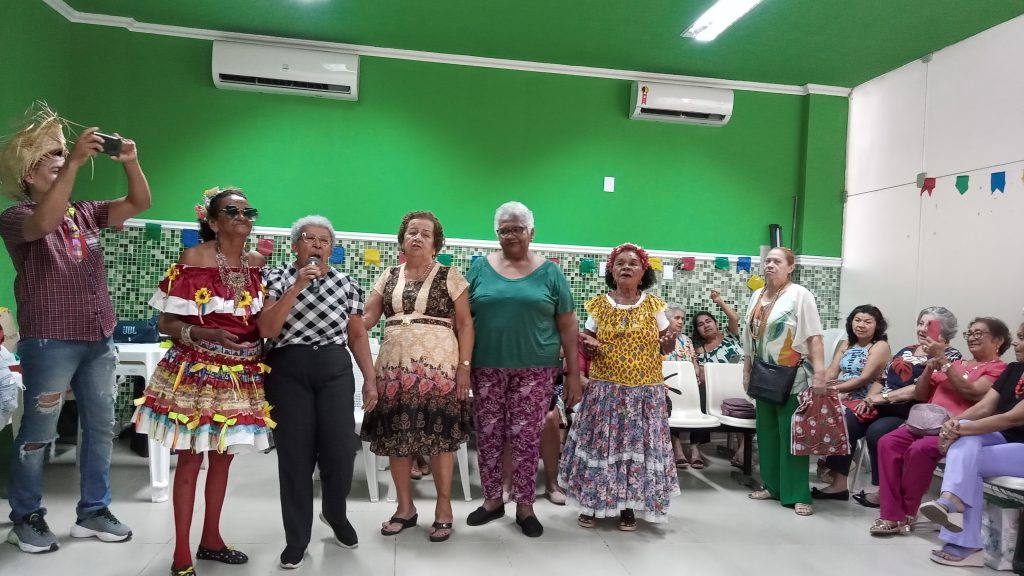 Coral canta em homenagem às mães